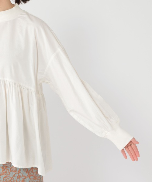 studio CLIP(スタディオクリップ)の「リブモック切り替えフレアブラウス(シャツ/ブラウス・レディース・オフホワイト/オリーブ/ライトグレー・FREE)」の21枚目の写真