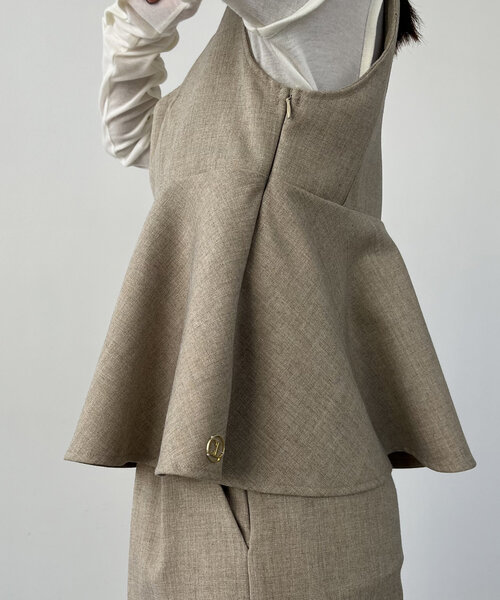 カプリシュレマージュ 【C.L】【セットアップ対応】ペプラムトップス C.L】【セットアップ対応】ペプラムトップス | CAPRICIEUX LE'MAGE