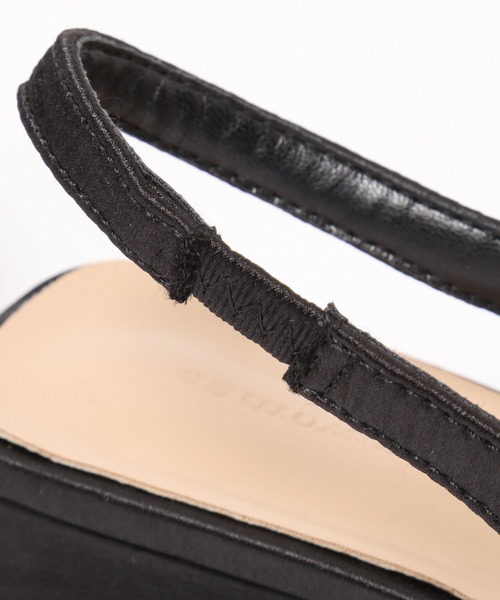 mysty woman（ミスティウーマン）の「ダブルリボンサテンミュール  323424（サンダル・レディース・ブラック/モカ・LARGE/MEDIUM）」の20枚目の写真