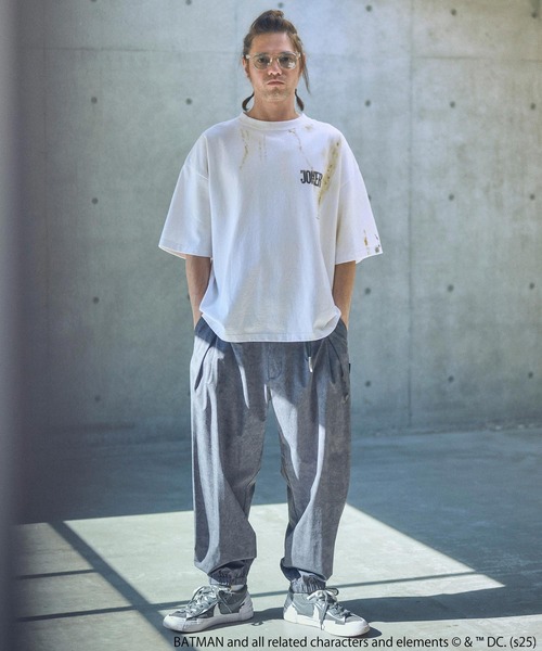 ADAM PATEK（アダムパテック）の「ADAMPATEK/<THE JOKER> comic T/ジョーカーコラボコミックプリントT（Tシャツ/カットソー・メンズ・ホワイト・2/1）」の3枚目の写真
