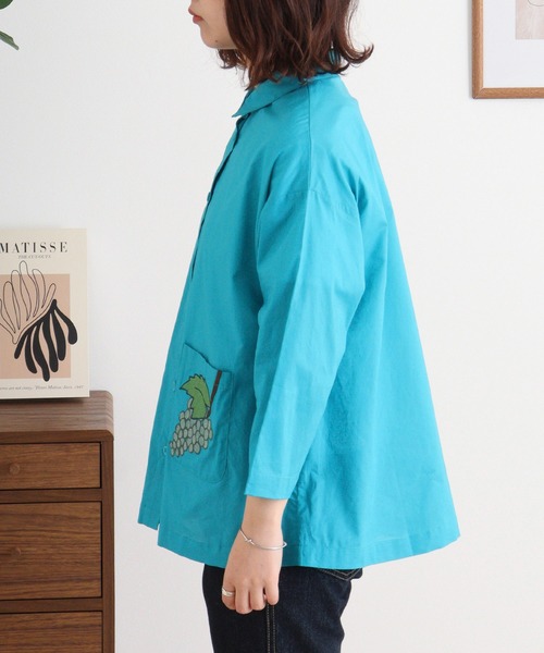Emago（イマゴ）の「EMAGO ぶどう刺繍シャツ（シャツ/ブラウス・レディース・ブルー/ホワイト/ブラック・FREE）」の17枚目の写真