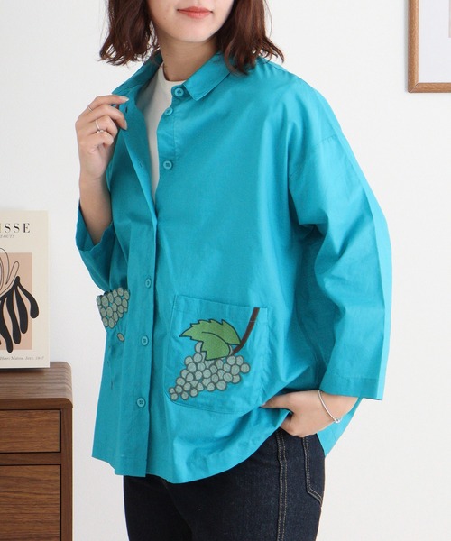 Emago（イマゴ）の「EMAGO ぶどう刺繍シャツ（シャツ/ブラウス・レディース・ブルー/ホワイト/ブラック・FREE）」の12枚目の写真