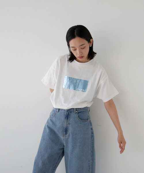 hellam（へラム）の「【数量限定アイテム】シルバーヴィンテージ箔プリントTシャツ（Tシャツ/カットソー・レディース・ホワイト×ブラック/ホワイト×ゴールド/カーキ/ブラウン/グレー/ホワイト×シルバー/ブラック×シルバー/チャコール/ブルー・FREE）」の9枚目の写真