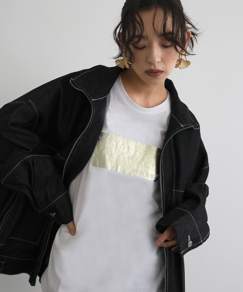 hellam（へラム）の「【数量限定アイテム】シルバーヴィンテージ箔プリントTシャツ（Tシャツ/カットソー・レディース・ホワイト×ブラック/ホワイト×ゴールド/カーキ/ブラウン/グレー/ホワイト×シルバー/ブラック×シルバー/チャコール/ブルー・FREE）」の20枚目の写真