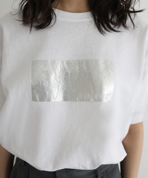 hellam（へラム）の「【数量限定アイテム】シルバーヴィンテージ箔プリントTシャツ（Tシャツ/カットソー・レディース・ホワイト×ブラック/ホワイト×ゴールド/カーキ/ブラウン/グレー/ホワイト×シルバー/ブラック×シルバー/チャコール/ブルー・FREE）」の19枚目の写真