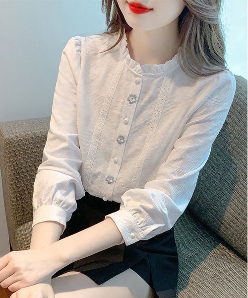 BLANC FICELLE（ブランフィセル）の「フリル　花柄刺繍　シャツ（シャツ/ブラウス・レディース・ブルー/ホワイト・S/M/L/XL）」の7枚目の写真
