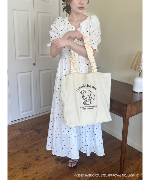 MIIA（ミーア）の「マイメロディ フリルトートバッグ（トートバッグ・レディース・ベージュ・FREE）」の3枚目の写真