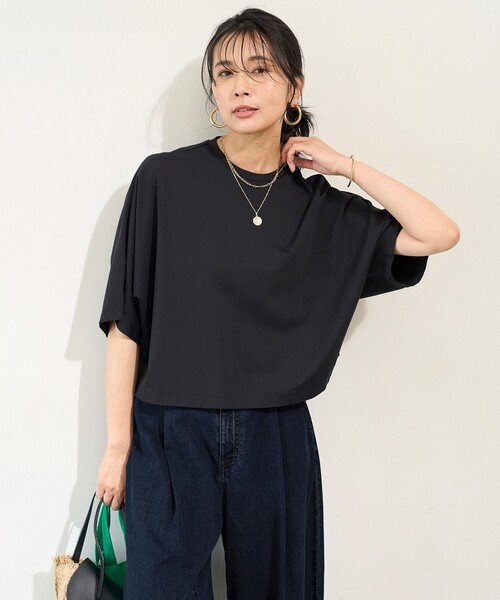 UNFILO(アンフィーロ)の「BEAUTY FORM-T ドルマンTシャツ(Tシャツ/カットソー・レディース・ホワイト系/グレー系/ネイビー系/ベージュ系・SMALL/MEDIUM/LARGE)」の4枚目の写真