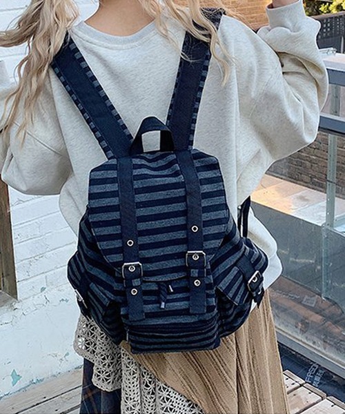 MEMECLE(メメクル)の「【 MEMECLE / メメクル 】ストライプ ベルト バックパック(バックパック/リュック・レディース・ブラック/ブラウン・FREE)」の4枚目の写真