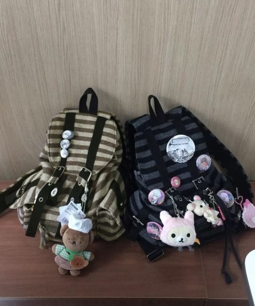 MEMECLE(メメクル)の「【 MEMECLE / メメクル 】ストライプ ベルト バックパック(バックパック/リュック・レディース・ブラック/ブラウン・FREE)」の3枚目の写真