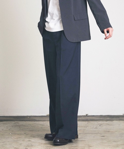 Magine（マージン）の「ワンタックワイドストレートスラックス（スラックス・メンズ・ネイビー/ダークブラウン/セージグリーン/ブラック/サンドグレー・マルチサイズ）」の5枚目の写真