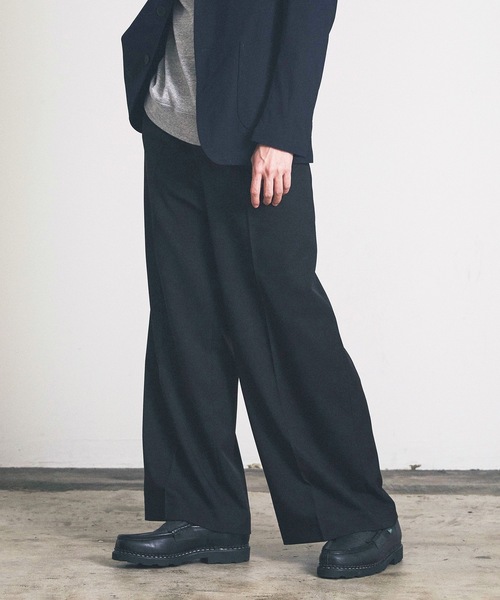 Magine（マージン）の「ワンタックワイドストレートスラックス（スラックス・メンズ・ネイビー/ダークブラウン/セージグリーン/ブラック/サンドグレー・マルチサイズ）」の2枚目の写真