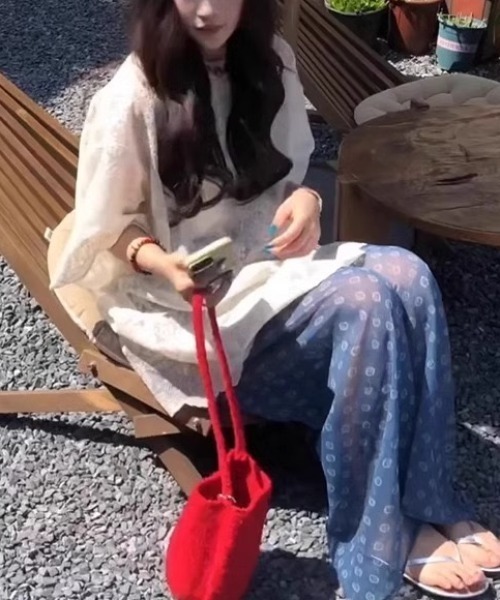 gossip!ロサンゼルス(ゴシップロサンゼルス)の「ゆるシルエット ラウンドネックフェミニンレーストップス(Tシャツ/カットソー・レディース・オフホワイト・M)」の3枚目の写真
