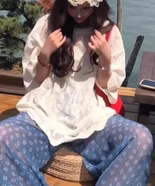 gossip!ロサンゼルス(ゴシップロサンゼルス)の「ゆるシルエット ラウンドネックフェミニンレーストップス(Tシャツ/カットソー・レディース・オフホワイト・M)」の5枚目の写真