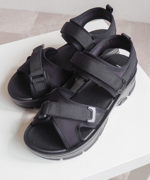 やわらかソールベルクロスポーツサンダル