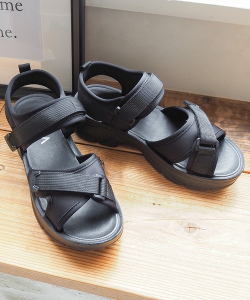 やわらかソールベルクロスポーツサンダル