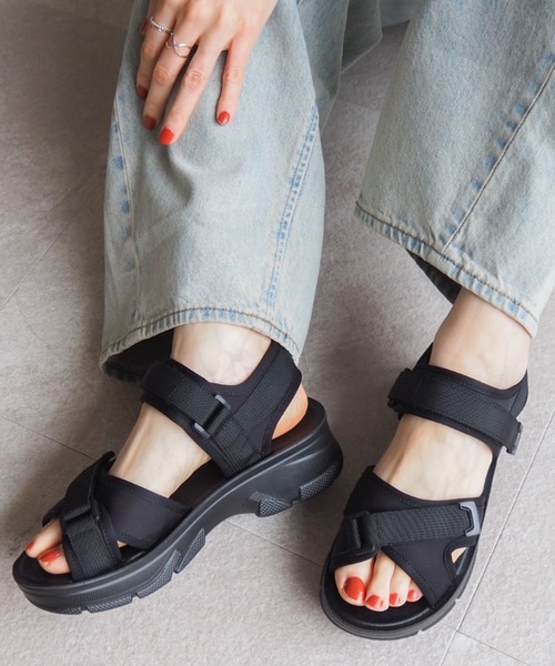 やわらかソールベルクロスポーツサンダル