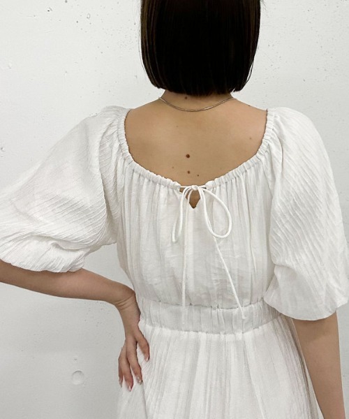 archives(アルシーヴ)の「2WAYオフショルバルーンワンピース(ワンピース・レディース・ブラック/アイボリー/ブルー・MEDIUM)」の18枚目の写真