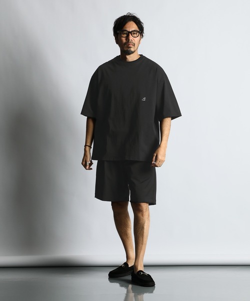 The DUFFER of ST.GEORGE(ザダファーオブセントジョージ)の「WOOL LIKE EASY WIDE SHORTS:ウエストゴム ウールライク イージー バギーショーツ(その他パンツ・メンズ・グレー/ブラック・X-LARGE/LARGE/MEDIUM/SMALL)」の4枚目の写真