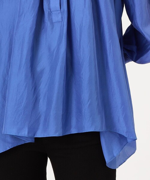 TOMORROWLAND （トゥモローランド）の「TEIJA Pihla シルクブラウス（シャツ/ブラウス・レディース・ブラック/ブルー・6）」の5枚目の写真