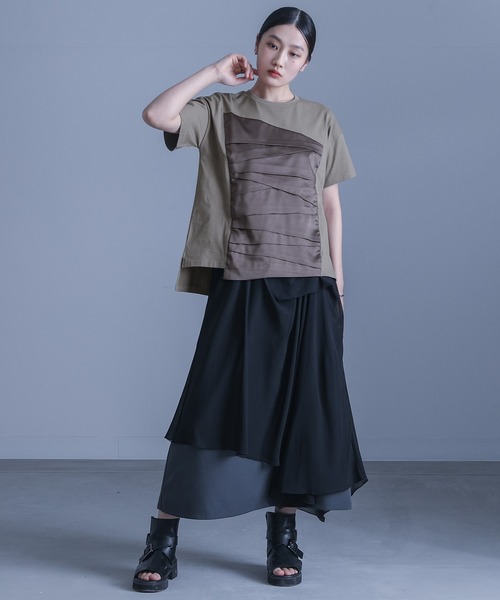 kOhAKU（コハク）の「異素材ランダムタックカットソー（Tシャツ/カットソー・レディース・ブラック/グレー・1/2）」の6枚目の写真
