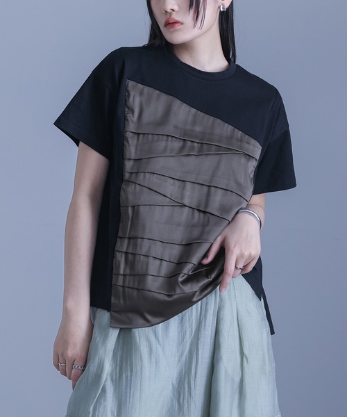 kOhAKU（コハク）の「異素材ランダムタックカットソー（Tシャツ/カットソー・レディース・ブラック/グレー・1/2）」の13枚目の写真
