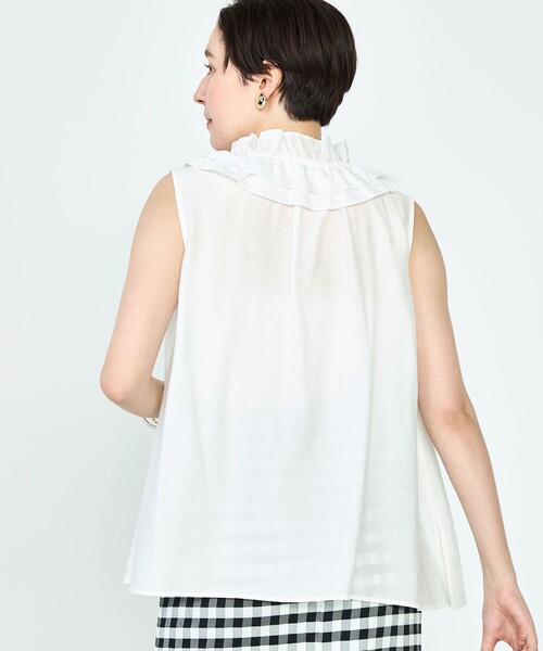 NOLLEY’S Sophi(ノーリーズソフィ)の「フリルネックノースリーブブラウス(シャツ/ブラウス・レディース・ホワイト/ピンク/キャメル・38/36)」の9枚目の写真