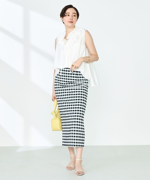 NOLLEY’S Sophi(ノーリーズソフィ)の「フリルネックノースリーブブラウス(シャツ/ブラウス・レディース・ホワイト/ピンク/キャメル・38/36)」の12枚目の写真