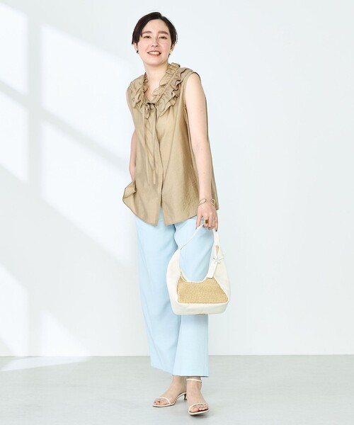 NOLLEY’S Sophi(ノーリーズソフィ)の「フリルネックノースリーブブラウス(シャツ/ブラウス・レディース・ホワイト/ピンク/キャメル・38/36)」の17枚目の写真