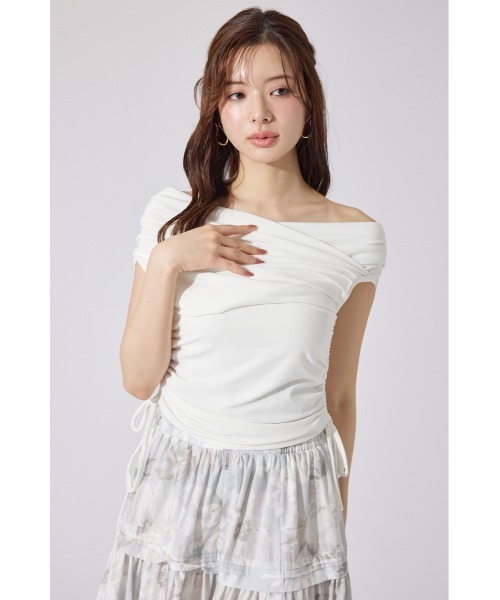 rienda（リエンダ）の「【AKB48 山崎空さん着用】カシュクールサイドドロストトップス 夏服 ノースリーブトップス（Tシャツ/カットソー・レディース・ホワイト/ブラウン/ブラック・FREE）」の4枚目の写真