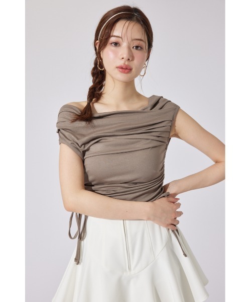 rienda（リエンダ）の「【AKB48 山崎空さん着用】カシュクールサイドドロストトップス 夏服 ノースリーブトップス（Tシャツ/カットソー・レディース・ホワイト/ブラウン/ブラック・FREE）」の20枚目の写真