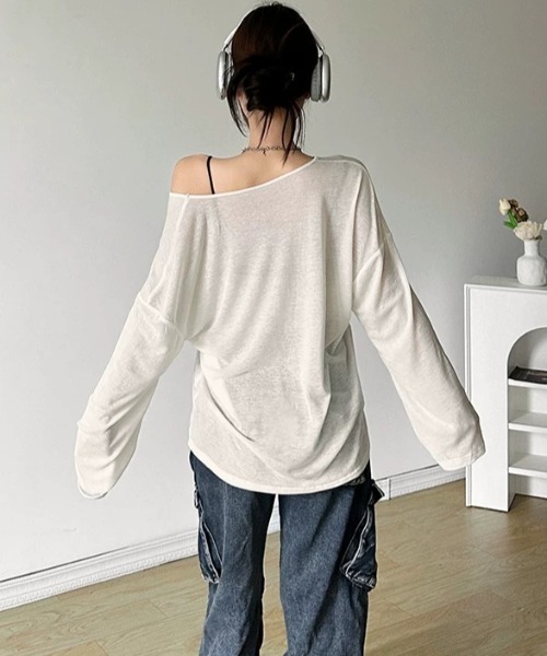 ViViDAY(ビビデー)の「Vネックロゴビッグシルエット長袖シャツ(Tシャツ/カットソー・レディース・ホワイト・M)」の7枚目の写真