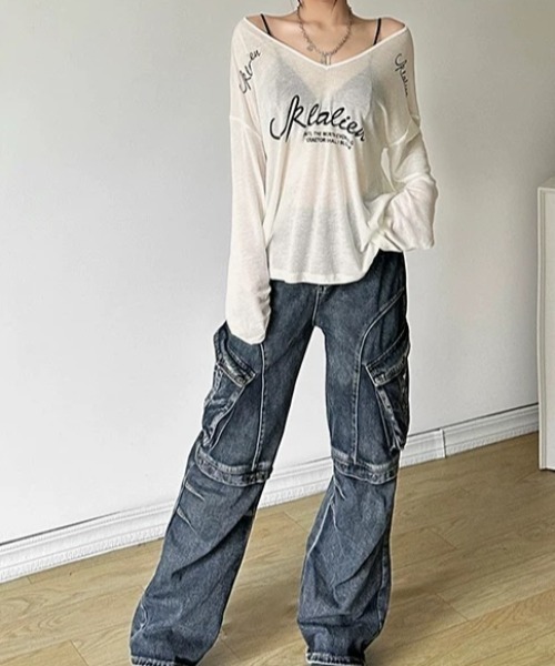 ViViDAY(ビビデー)の「Vネックロゴビッグシルエット長袖シャツ(Tシャツ/カットソー・レディース・ホワイト・M)」の6枚目の写真