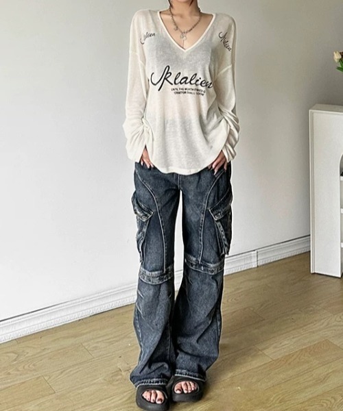 ViViDAY(ビビデー)の「Vネックロゴビッグシルエット長袖シャツ(Tシャツ/カットソー・レディース・ホワイト・M)」の10枚目の写真