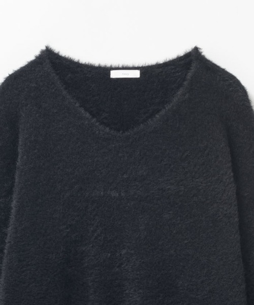 NAVY(ネイビー)の「ふわふわ柔らかな肌さわりのフェザーヤーンVネックニット(ニット/セーター・レディース・オレンジ/ベージュ/ブルーグリーン/ブラック・L/M)」の5枚目の写真
