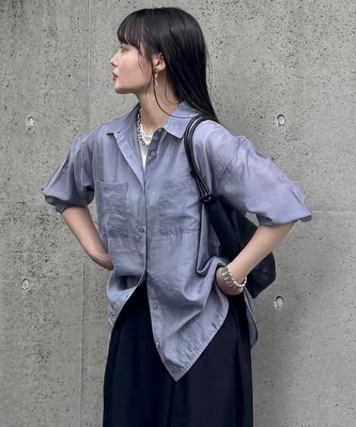 ikka(イッカ)の「【お得だ値】シア刺繍シャツタンクアンサンブル【2点セット】(シャツ/ブラウス・レディース・チャコールグレー/ブルー/ベージュ/ピンク・M/L/S)」の1枚目の写真