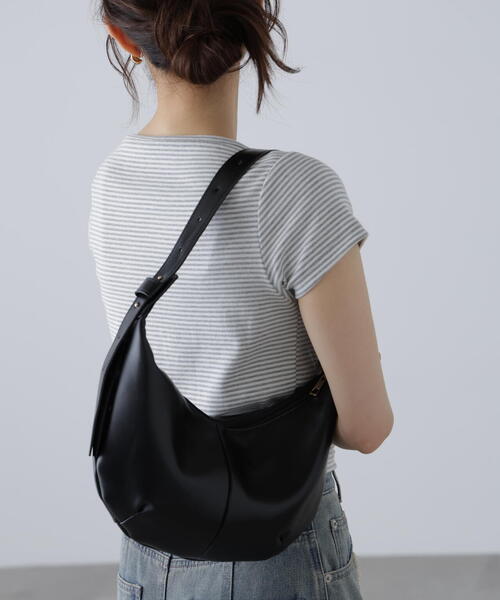 FREE'S MART（フリーズマート）の「ハーフムーンバッグ（ハンドバッグ・レディース・ブラウン/ブラック・ﾌﾘ-）」の3枚目の写真