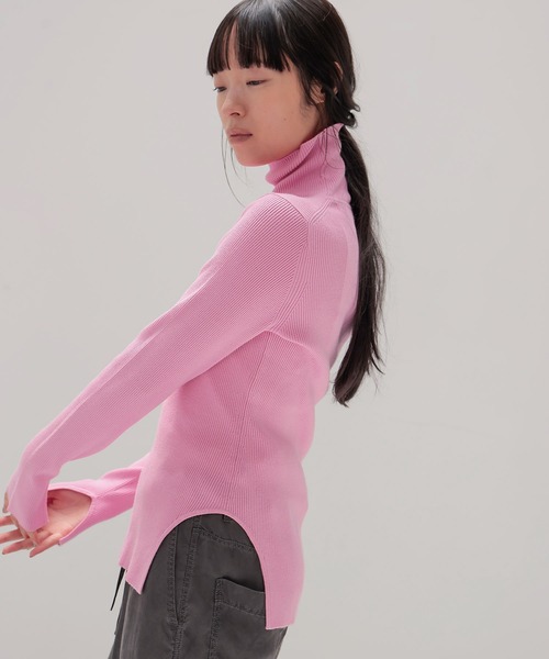 DRESSLAVE（ドレスレイブ）の「cutout rib turtleneck pull(カットアウトリブタートルネックプルオーバー)（ニット/セーター・レディース・チャコールグレー/ブルー/ピンク・38）」の4枚目の写真