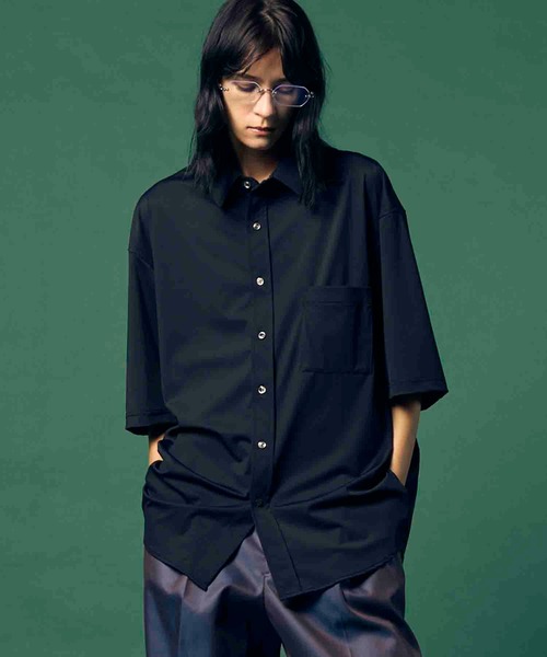 MAISON SPECIAL(メゾンスペシャル)の「《UNISEX》High Tension Prime-Over Short Sleeve Shirt/ハイテンションプライムオーバーショートスリーブシャツ【MAISON SPECIAL/メゾンスペシャル】(シャツ/ブラウス・メンズ・ブラック/グレイッシュベージュ/チャコールグレー/ブラウン・0/2/1)」の2枚目の写真