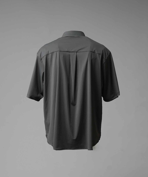 MAISON SPECIAL(メゾンスペシャル)の「《UNISEX》High Tension Prime-Over Short Sleeve Shirt/ハイテンションプライムオーバーショートスリーブシャツ【MAISON SPECIAL/メゾンスペシャル】(シャツ/ブラウス・メンズ・ブラック/グレイッシュベージュ/チャコールグレー/ブラウン・0/2/1)」の11枚目の写真