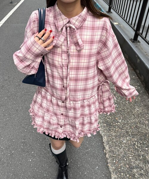 CIAOPANIC（チャオパニック）の「ボウタイ付き裾ティアードチェックシャツワンピース（シャツ/ブラウス・レディース・ブラック/ブラウン/ピンク/グレー・ONE SIZE）」の12枚目の写真