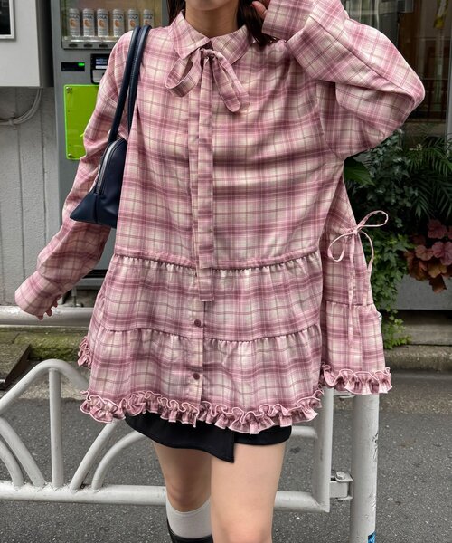 CIAOPANIC（チャオパニック）の「ボウタイ付き裾ティアードチェックシャツワンピース（シャツ/ブラウス・レディース・ブラック/ブラウン/ピンク/グレー・ONE SIZE）」の22枚目の写真