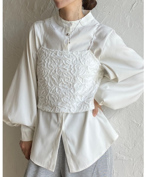 She's Closet(シーズクローゼット)の「ショート丈クロップド 花柄刺繍 ベロア ビスチェ キャミソール(ベスト・レディース・ベージュ/ネイビー/ブラック/オフホワイト・FREE)」の9枚目の写真