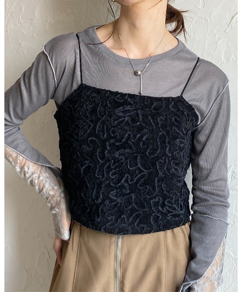 She's Closet(シーズクローゼット)の「ショート丈クロップド 花柄刺繍 ベロア ビスチェ キャミソール(ベスト・レディース・ベージュ/ネイビー/ブラック/オフホワイト・FREE)」の10枚目の写真