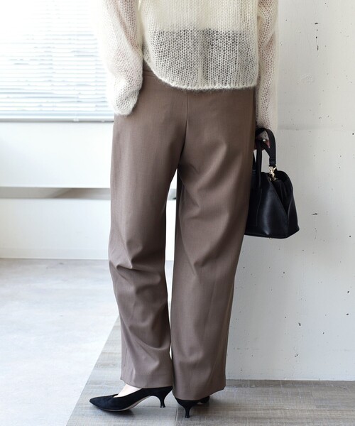 SHIPS(シップス)の「〈UVカット/防シワ加工〉梳毛調 ストレッチ ドロスト パンツ(その他パンツ・レディース・ナチュラル/ダークグレー/ブラウン系・40/38/36)」の8枚目の写真