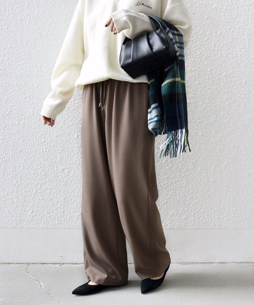 SHIPS(シップス)の「〈UVカット/防シワ加工〉梳毛調 ストレッチ ドロスト パンツ(その他パンツ・レディース・ナチュラル/ダークグレー/ブラウン系・40/38/36)」の12枚目の写真