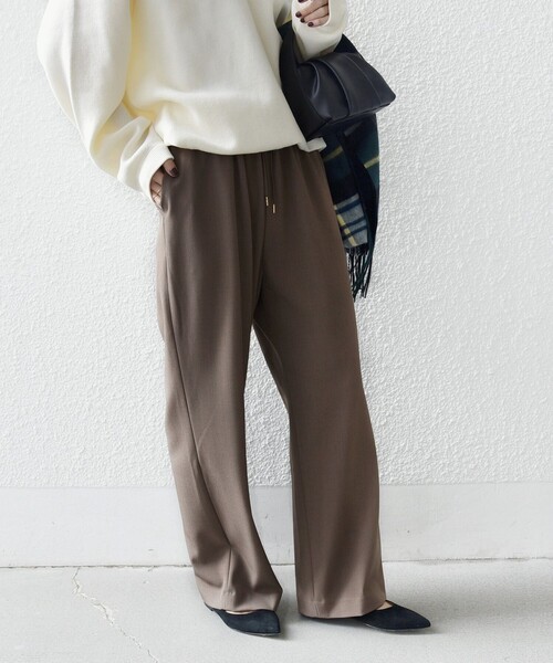 SHIPS(シップス)の「〈UVカット/防シワ加工〉梳毛調 ストレッチ ドロスト パンツ(その他パンツ・レディース・ナチュラル/ダークグレー/ブラウン系・40/38/36)」の13枚目の写真