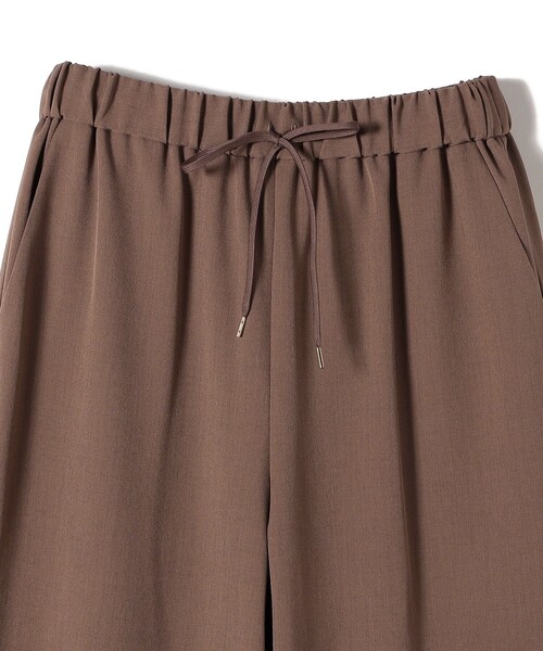 SHIPS(シップス)の「〈UVカット/防シワ加工〉梳毛調 ストレッチ ドロスト パンツ(その他パンツ・レディース・ナチュラル/ダークグレー/ブラウン系・40/38/36)」の19枚目の写真