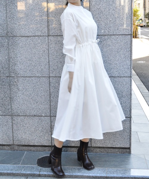 &soiree(アンドソワレ)の「【&soiree】タック入りウエストリボンシャツワンピース(シャツワンピース・レディース・ベージュ/ブルー/ホワイト・MEDIUM/SMALL)」の16枚目の写真