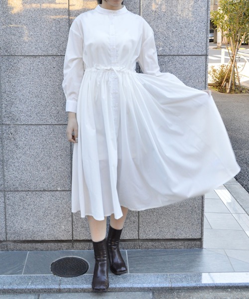 &soiree(アンドソワレ)の「【&soiree】タック入りウエストリボンシャツワンピース(シャツワンピース・レディース・ベージュ/ブルー/ホワイト・MEDIUM/SMALL)」の17枚目の写真